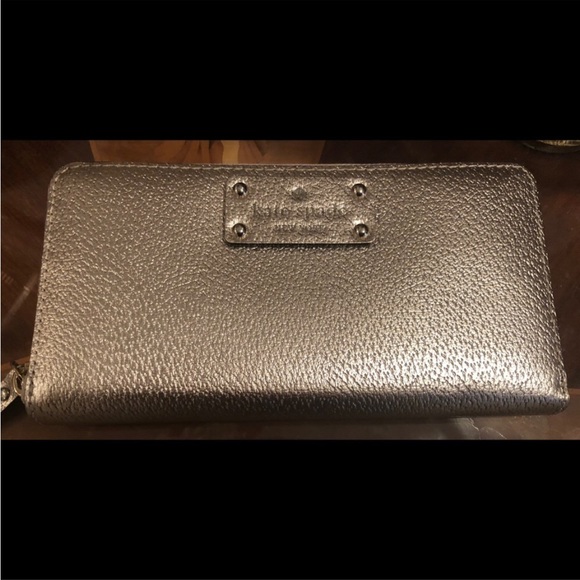 Kate Spade Wallet New Shiny Gold Metallic Color Holds A lot Pretty Color - Picture 1 of 4